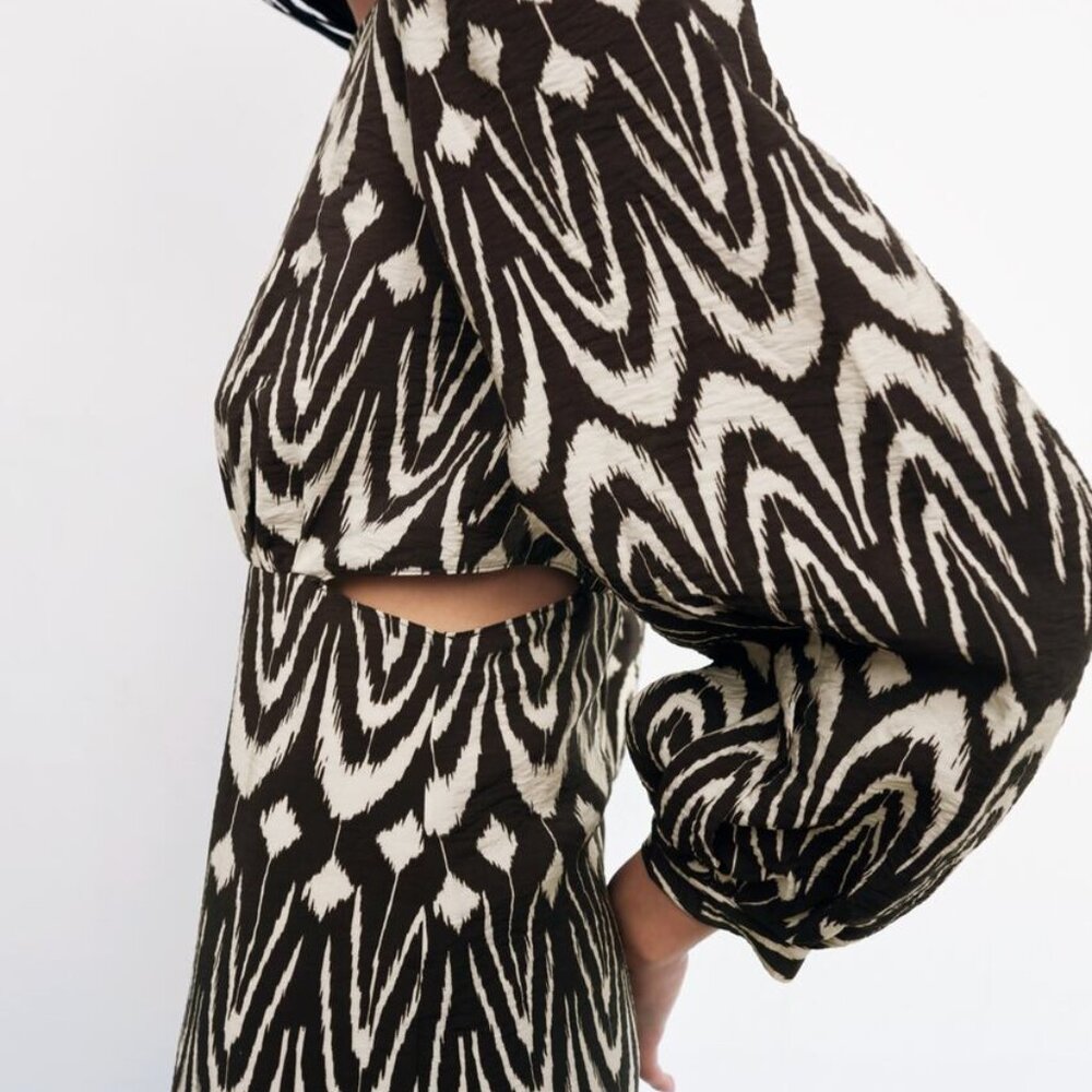 CUT OUT PRINTED DRESS